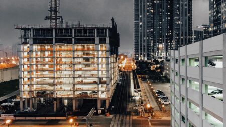 Autorităţile vor să modifice legislaţia privind eficienţa energetică a clădirilor constructii nzeb - em360