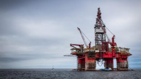 „Trebuie să ne aplecăm cu atenţie asupra securităţii energetice a României.” securitate energetica legea offshore catalin nita - em360