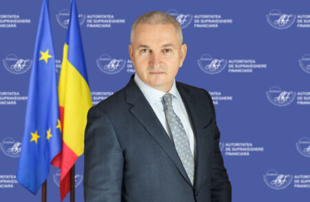 A FOST ADOPTATĂ ORDONANŢA DE URGENŢĂ PENTRU MODIFICAREA ŞI COMPLETAREA UNOR ACTE NORMATIVE ÎN DOMENIUL PENSIILOR PRIVATE Bucharest Romania October 20 2018 Nato Romania And European Union flags on a rough concrete - em360