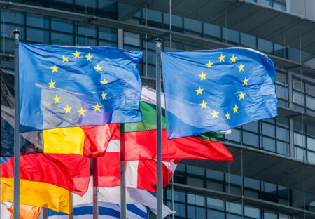 Parlamentul European a deschis petiția pe Schengen pentru susțineri. Vă așteptăm alături de RO și UE. petitie romania schengen - em360