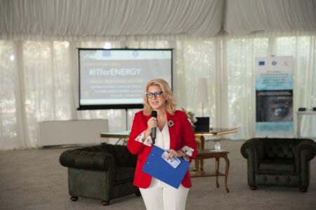 Conferința #ITforENERGY la Târgu Jiu Un primar al unei comune a implementat procesul de digitalizare în procent de 95% Conferinta ITforENERGY la Targu-Jiu - em360