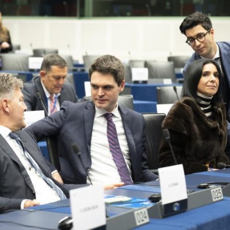 Europarlamentarii avertizează că noile planuri naționale pot decide aproape jumătate din bugetul UE em360