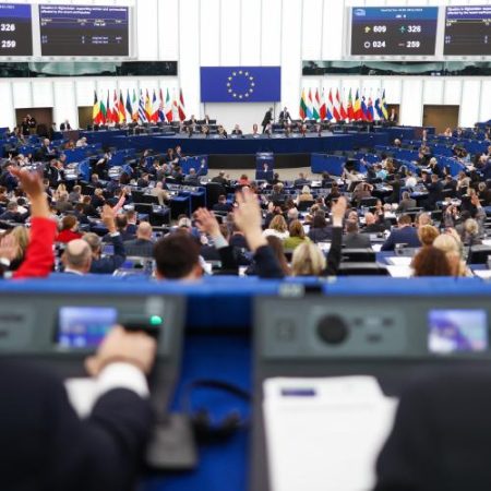 Parlamentul European aprobă planul de suveranitate tehnologică și cere SUA să ridice restricțiile de călătorie em360