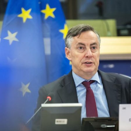 Parlamentul European cere să se răspundă ferm la orice formă de coerciție împotriva statelor UE em360