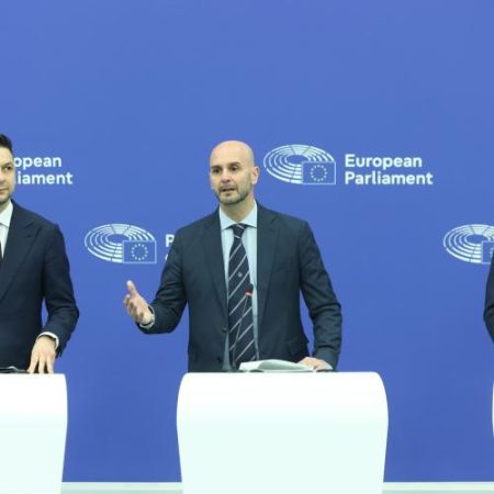 ECR critică direcția UE considerând că Uniunea este slabă și devine tot mai slabă em360