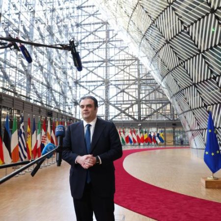 Eurogrupul condamnă amenințările tarifare apără suveranitatea Groenlandei și menține toate opțiunile deschise em360