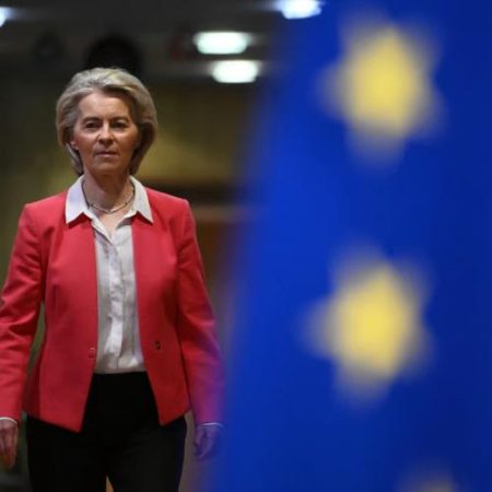 Parlamentul respinge moțiunea de cenzură împotriva Comisiei Europene em360