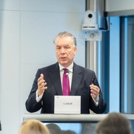 Critica Partidului Popular European față de ideea „Made in Europe” a comisarului francez scoate la iveală falii în politica industrială a UE em360