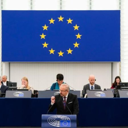 Vasile Dîncu susține că un pilon european al NATO ar întări Alianța nu ar slăbi-o em360