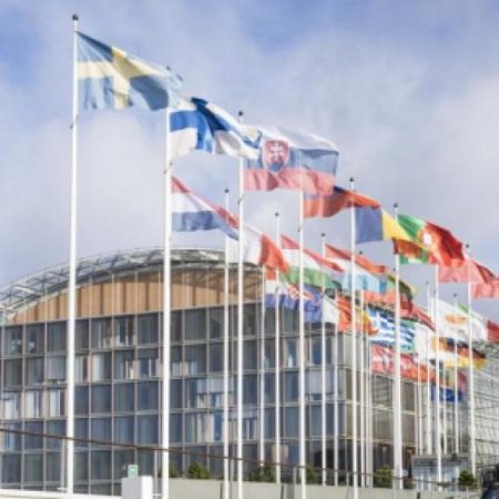 Industriile maritime din Arctica primesc un sprijin de 100 de milioane de euro de la BEI prin Arion Bank em360