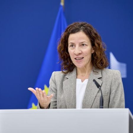 Comisia Europeană salută acordul politic pentru extinderea Fondului european de ajustare la globalizare sprijin anticipativ pentru lucrători înainte de concedieri em360