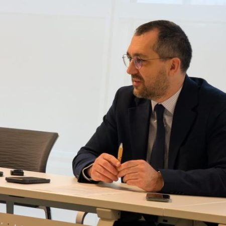 Europarlamentarul Vlad Voiculescu cere echitate în ratele de supraviețuire la cancer în întreaga UE em360