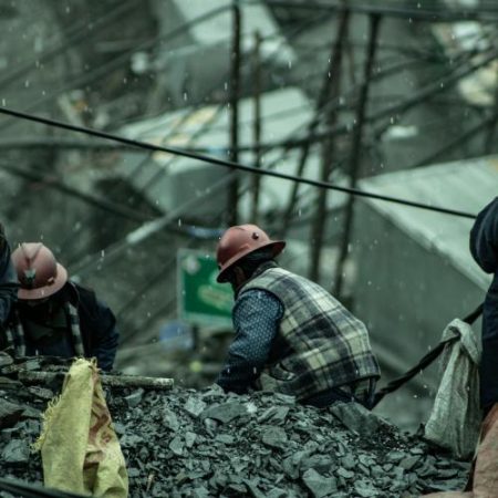 Parlamentul European cere o strategie UE contra exploatării muncii em360