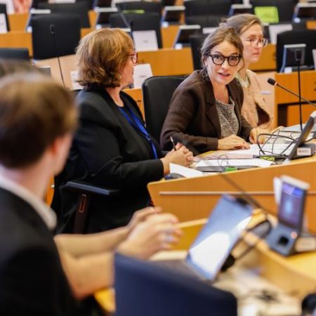 Parlamentul European dezbate o interdicție la nivel UE a practicilor de conversie LGBTQ+, după o Inițiativă Cetățenească cu peste un milion de semnături em360
