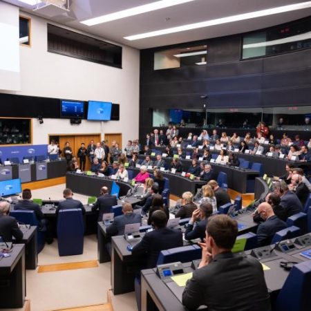 Comisia LIBE adoptă reforma regulilor UE privind returnarea migranților aflați ilegal pe teritoriul Uniunii em360