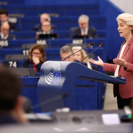 Von der Leyen conflictul din Orientul Mijlociu a adăugat 3 miliarde euro la factura energetică a UE iar revenirea la combustibilii fosili ruși ar fi o greșeală strategică em360