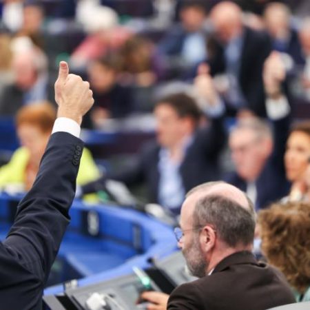 Parlamentul European cere aprofundarea parteneriatului strategic UE-Canada de la apărare și Ucraina la CETA și cooperarea energetică em360