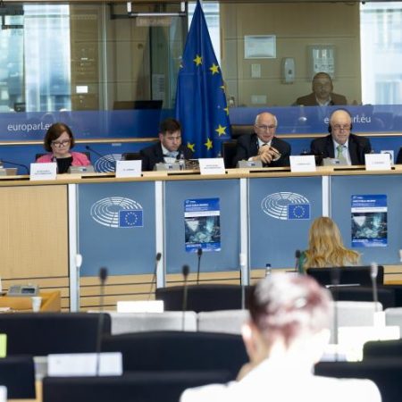 Parlamentul European avertizează că AI transformă alegerile și pune presiune pe integritatea democratică em360