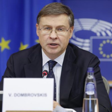 Comisia Europeană promite reducerea birocrației cu 25% și intensifică presiunea pentru aplicarea regulilor UE em360