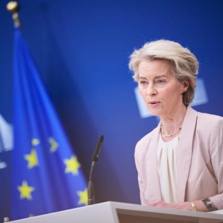 Von der Leyen la Forumul BEI Europa trebuie să devină mai independentă și mai competitivă cu investiții în tehnologii curate apărare și AI em360