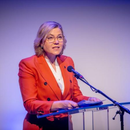 Comisia Europeană condamnă revenirea Rusiei la Bienala de la Veneția și avertizează cu suspendarea finanțării UE em360