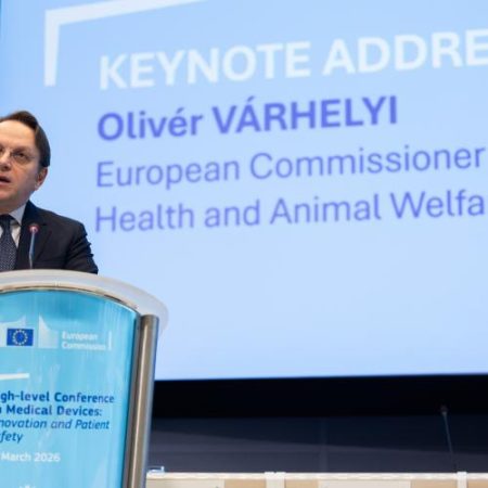 Comisia Europeană recunoaște probleme structurale în regulile UE pentru dispozitive medicale și promite o simplificare rapidă a legislației em360