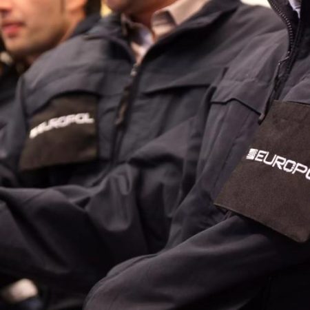 Europol lansează un nou centru împotriva traficului de migranți cu accent pe investigații digitale financiare și transfrontaliere em360