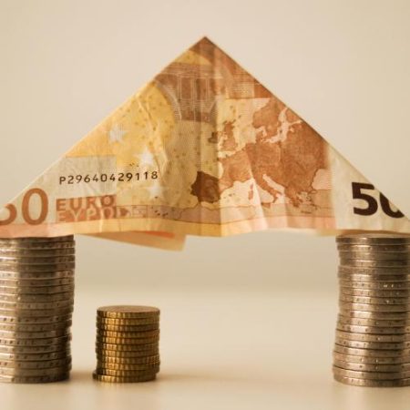 UE simplifică garanțiile pentru investițiile externe și vrea să mobilizeze mai rapid capitalul em360