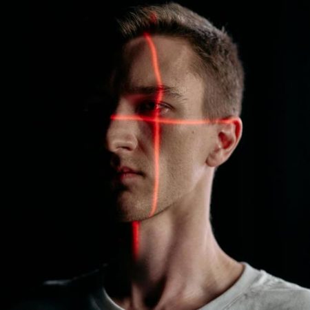 UE avertizează că nu poate evalua independent tehnologiile biometrice și cere o infrastructură proprie em360
