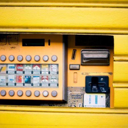 Parchetul European destructurează o fabrică ilegală de țigarete în Italia și confiscă 25 de tone de produse din tutun em360