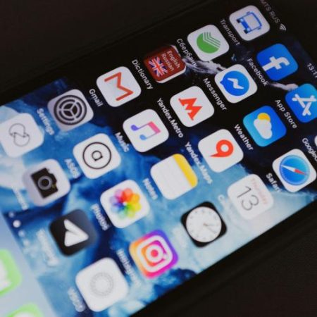 Aplicarea regulilor UE pentru marile platforme digitale intră sub presiune eurodeputații cer acțiuni rapide em360