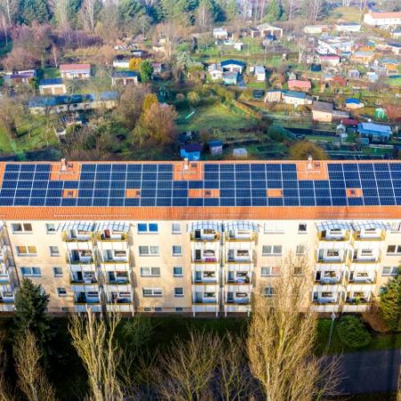 EPPO investighează în Slovenia o fraudă cu fonduri UE pentru panouri solare de aproape 1 milion de euro em360