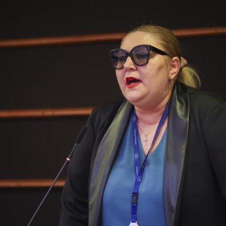 Parlamentul European i-a ridicat imunitatea Dianei Șoșoacă deschizând calea anchetelor din România em360