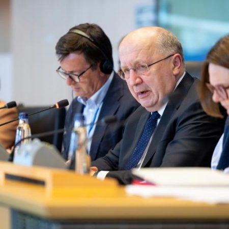 Comisarul pentru apărare și spațiu cere accelerarea industriei de apărare a UE pentru a depăși Rusia em360