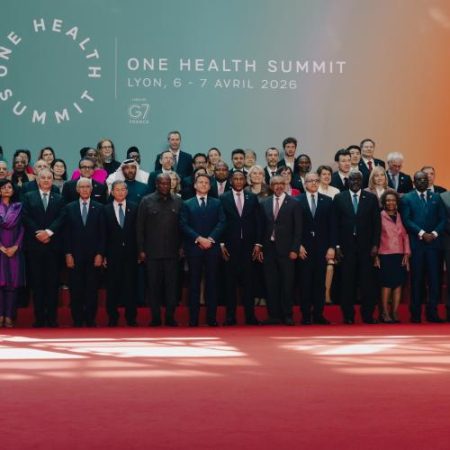Comisia anunță noi angajamente de 796,5 milioane de euro pentru sănătatea globală, cu accent pe Fondul Global, rezistența antimicrobiană și cooperarea cu Africa em360