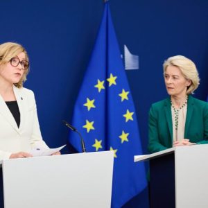 Comisia Europeană anunță aplicația europeană de verificare a vârstei pentru accesul la platforme online em360