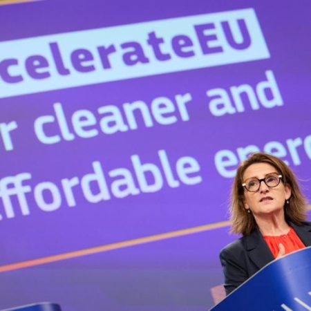 Comisia Europeană lansează AccelerateEU după creșterea cu 24 de miliarde de euro a facturii UE pentru combustibili fosili em360