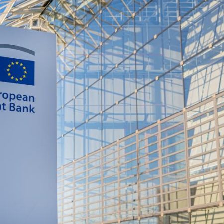 Banca Europeană de Investiții și Eni finanțează cu 500 de milioane de euro o nouă biorefinărie în Italia em360