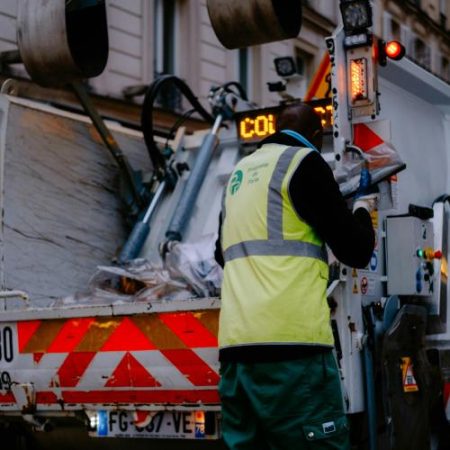 Comisia Europeană propune menținerea exporturilor de deșeuri municipale către Elveția pentru recuperare em360