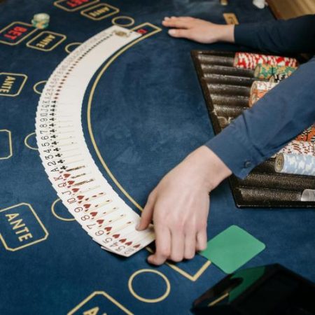 Avocatul general al CJUE contestă scutul juridic al Maltei pentru operatorii de jocuri online em360
