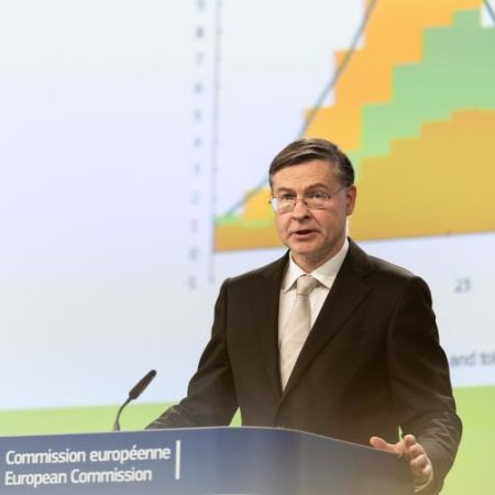 Comisia Europeană reduce prognoza de creștere a UE după noul șoc energetic din Orientul Mijlociu em360