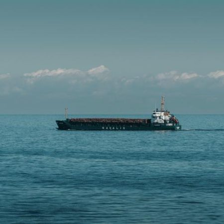 Uniunea Europeană finanțează proiecte pentru transport naval mai curat, turism costier sustenabil și protecția mărilor em360