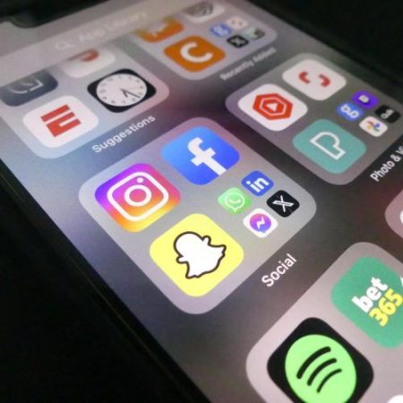 Parlamentul cere aplicarea mai dură a Digital Markets Act în fața presiunilor externe em360