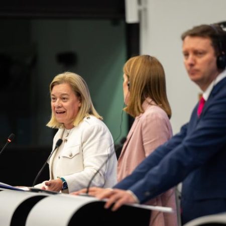 Parlamentul European respinge direcția propusă de Consiliul Uniunii Europene pentru bugetul multianual em360