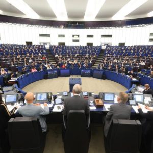 Săptămână fierbinte la Strasbourg Parlamentul European votează dosare-cheie privind comerțul cu Statele Unite returnările de migranți inteligența artificială și extinderea em360