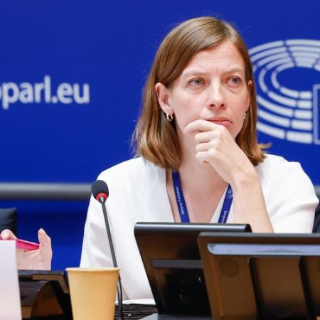 Parlamentul European cere angajamente sociale mai ferme în Semestrul European 2026 em360