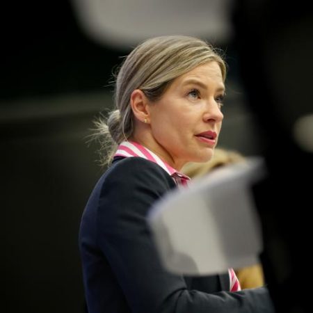 Parlamentul European susține reguli mai clare pentru ca fermierii să nu mai vândă în pierdere em360