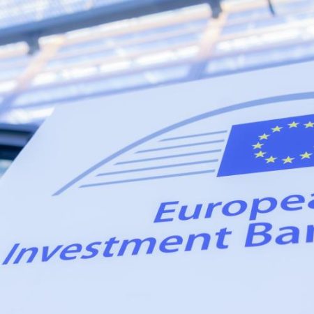 Banca Europeană de Investiții acordă un miliard de zloți platformei poloneze Allegro pentru inteligență artificială și comerț digital em360