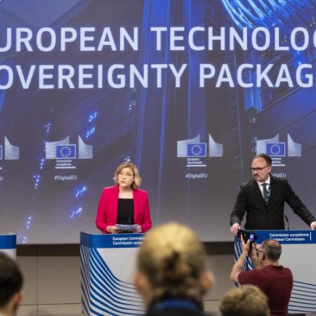Comisia Europeană propune pachetul pentru suveranitate tehnologică, cu noi reguli pentru cipuri, cloud, inteligență artificială și energie digitalizată em360