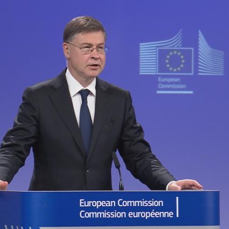 Comisia Europeană promite să taie birocrația fiscală cu 8 miliarde de euro pe an fără să slăbească lupta împotriva fraudei em360